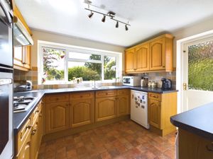 Kitchen- click for photo gallery